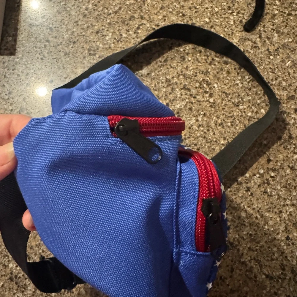 Heart-Shaped Red Sunglasses and 4th of July Fanny pack - Picture 5 of 6